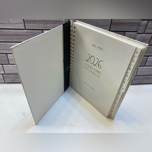 Rae Dunn 📖 ❤️   “HELLO 2026.”Toile L size 17-month Planner NEW - Picture 9 of 11